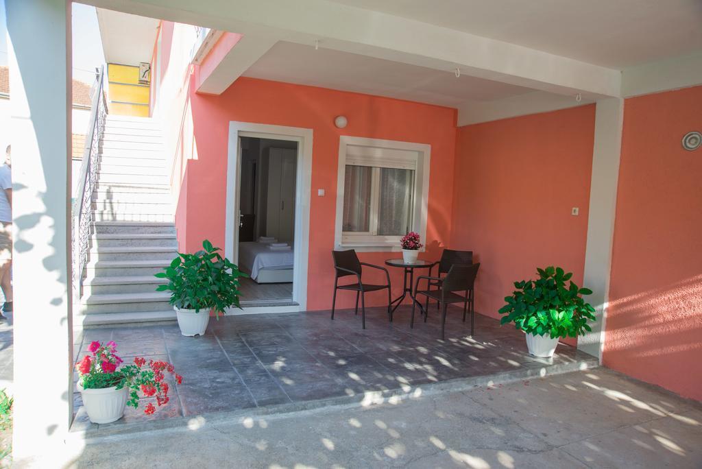 Apartments Tila Требинье Экстерьер фото