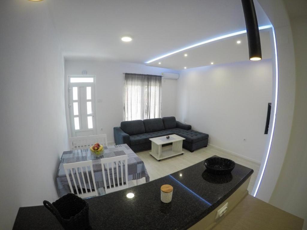 Apartments Tila Требинье Экстерьер фото