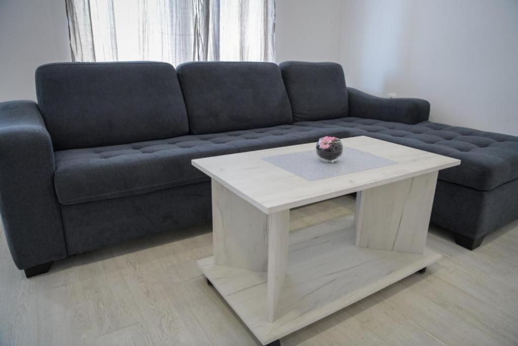 Apartments Tila Требинье Экстерьер фото