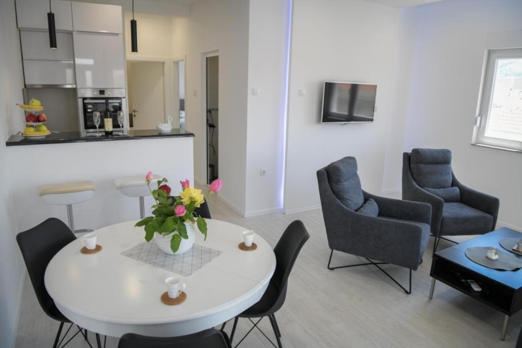Apartments Tila Требинье Экстерьер фото