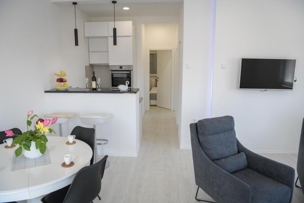 Apartments Tila Требинье Экстерьер фото