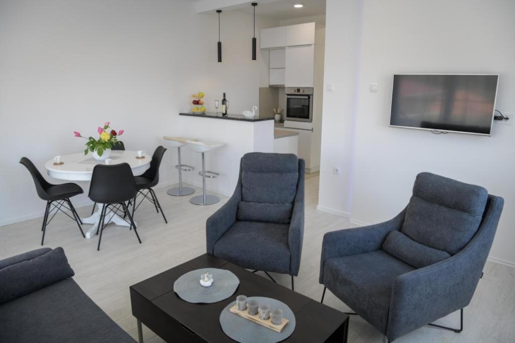 Apartments Tila Требинье Экстерьер фото